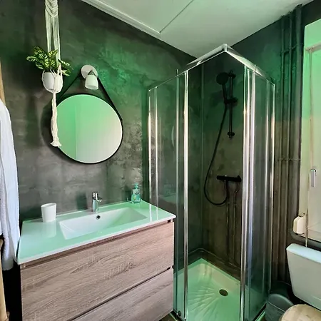 Vakantiehuis Cozy In Near Historic Center *